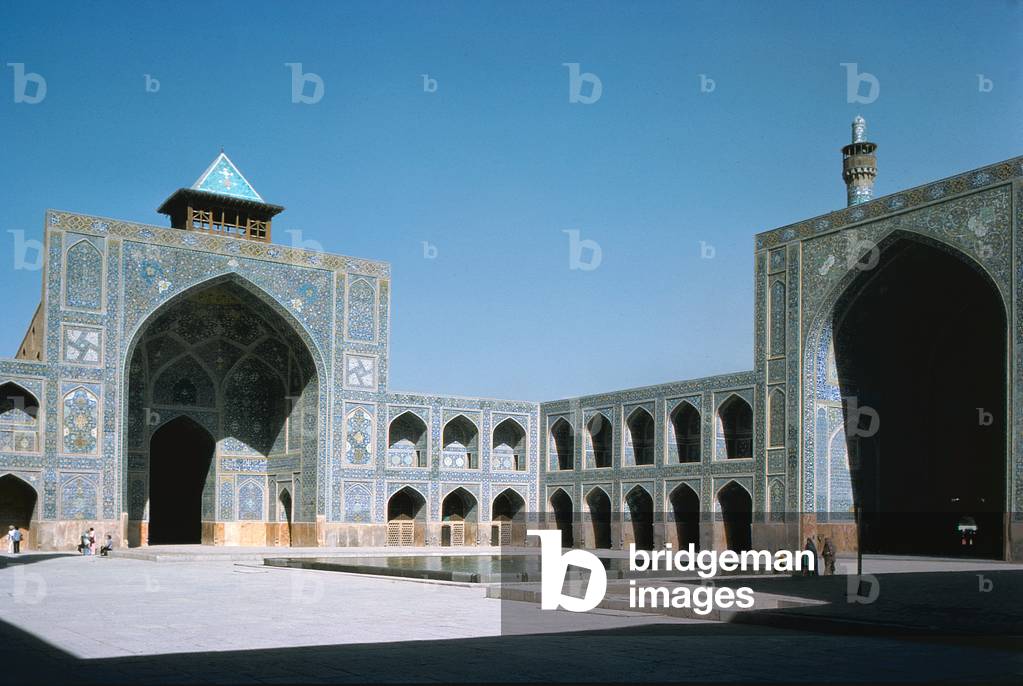 Courtyard (sahn) with west and north iwans (vaulted portals) c.1611-30 (photo)
