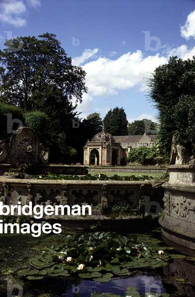The Italian Garden with the pavilion beyond, probably designed in 1840s (photo)