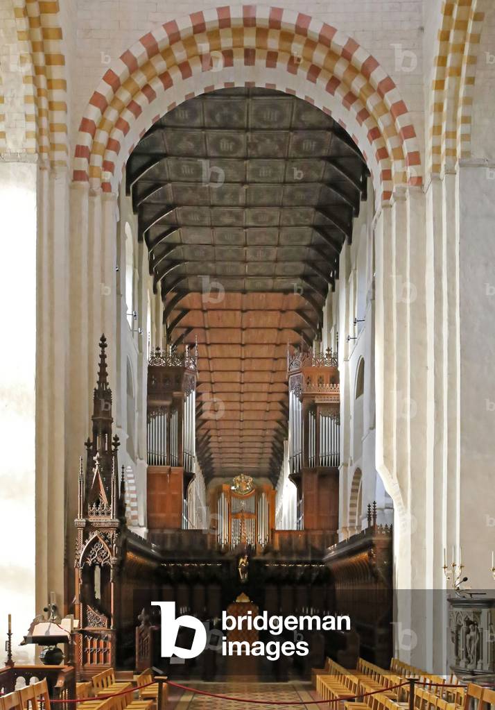 View down the nave from the crossing, St. Albans Cathedral, Hertfordshire (photo)