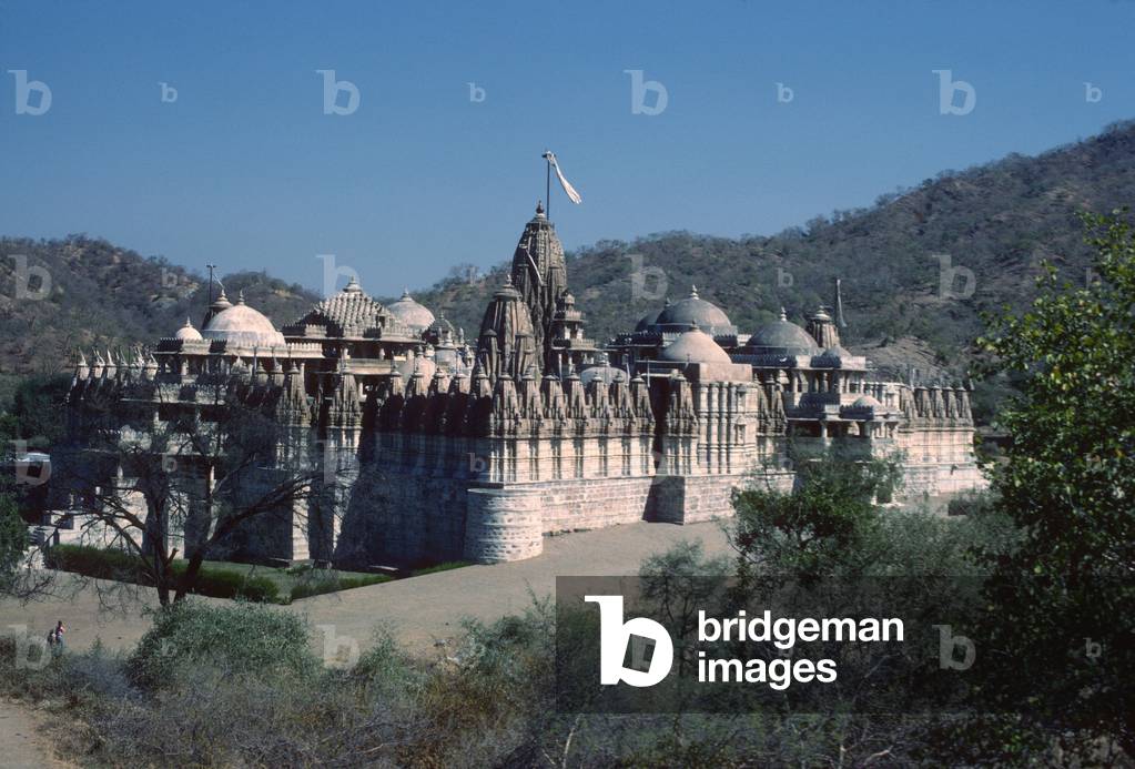 Comprehensive view of the temple (photo)