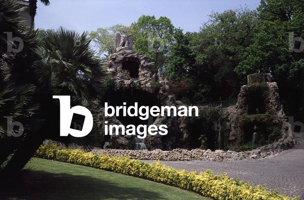 Eagle Fountain, designed by Giovanni Vesanzio (photo)
