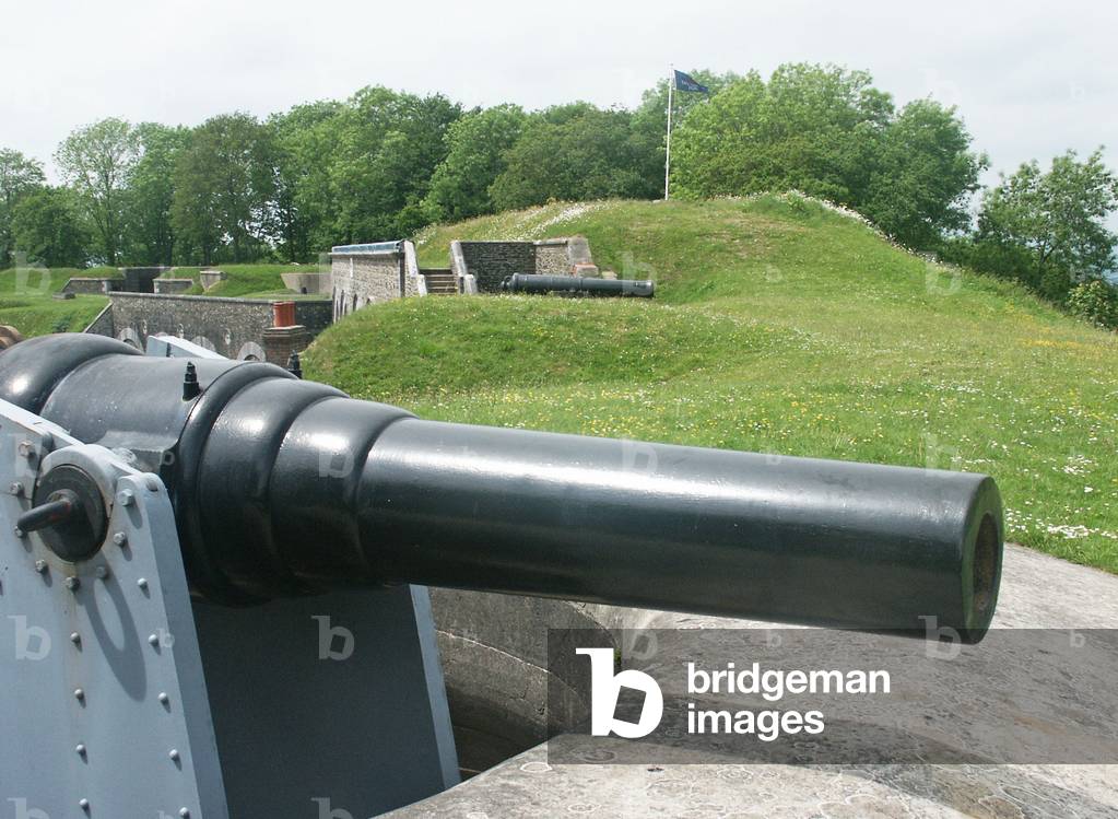 Gun mounted on North East corner of the fort, Crownhill Fort, Plymouth (photo)