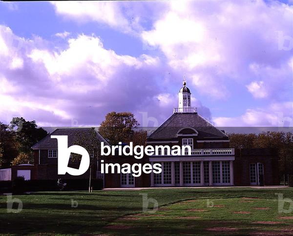 Serpentine Gallery, renovated by John Miller and Partners in 1998 (photo)