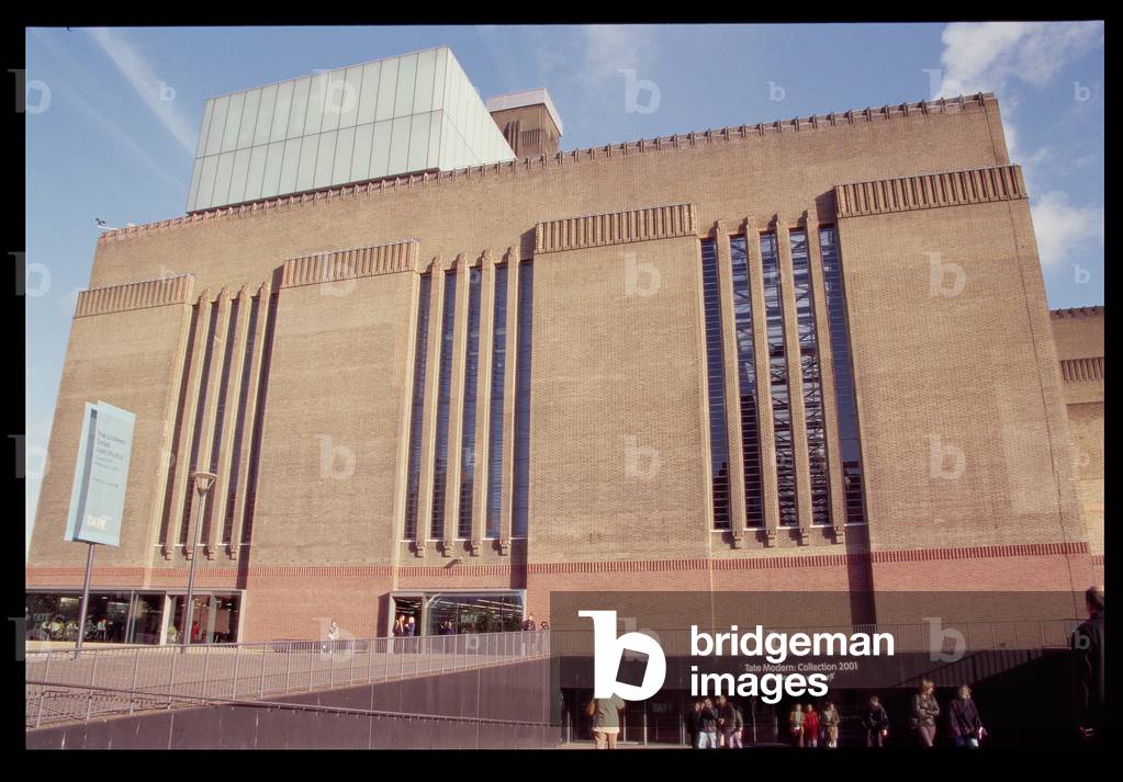 View of the entrance, 1995-99 (photo)