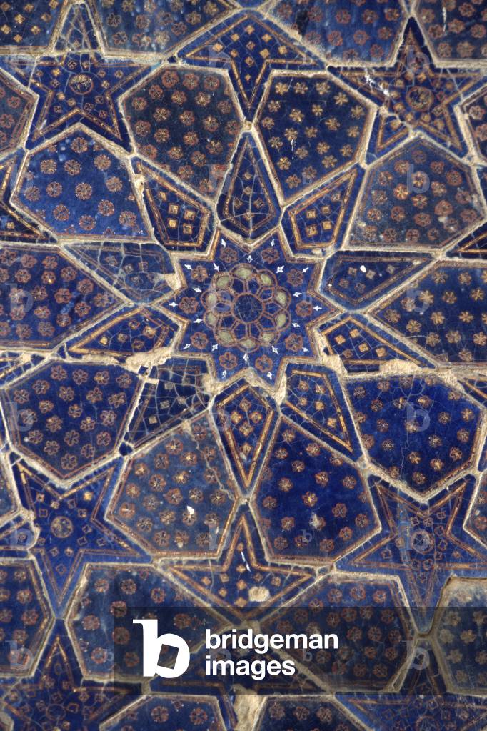 The doors to the Kussam-ibn-Abbas Mosque, built in 1460, in the Shahr-i Zindah (photo)