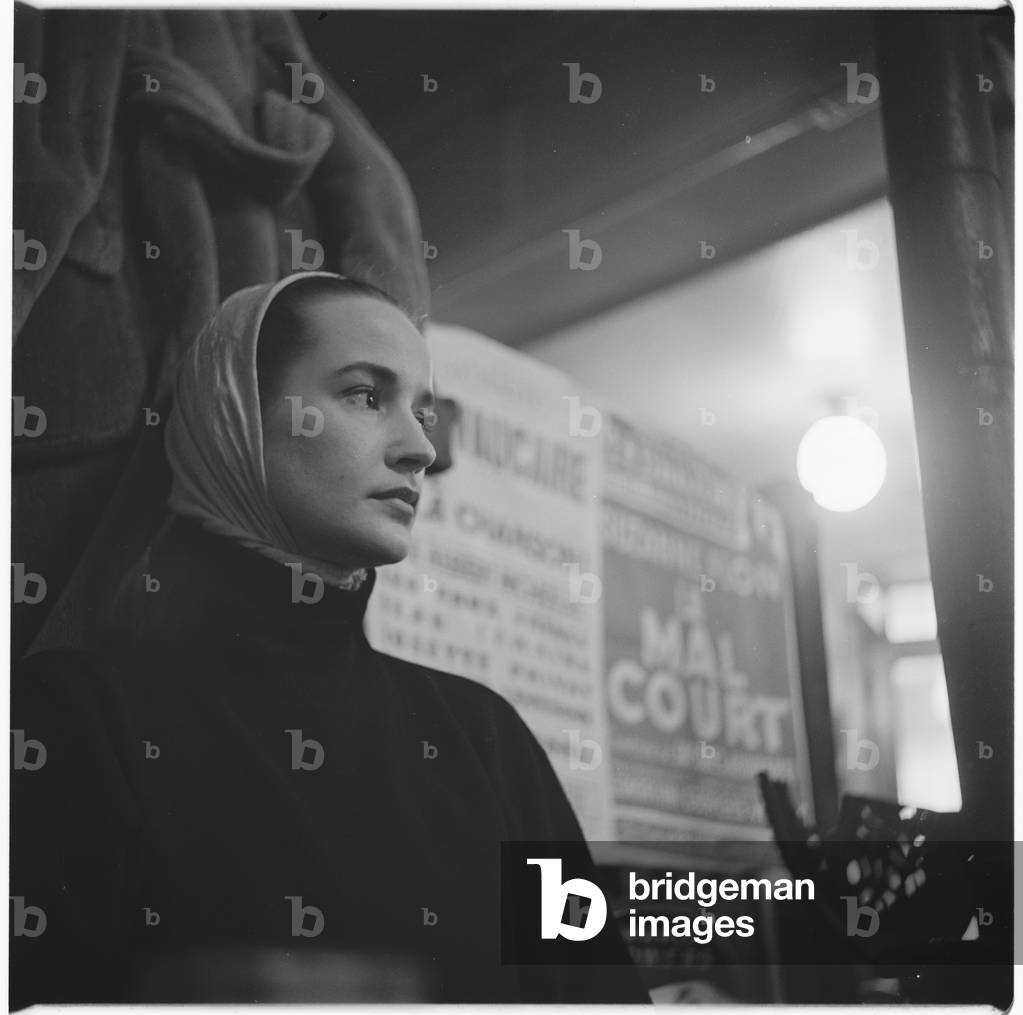 Unknown chic Parisienne woman, 1954 (b/w photo)