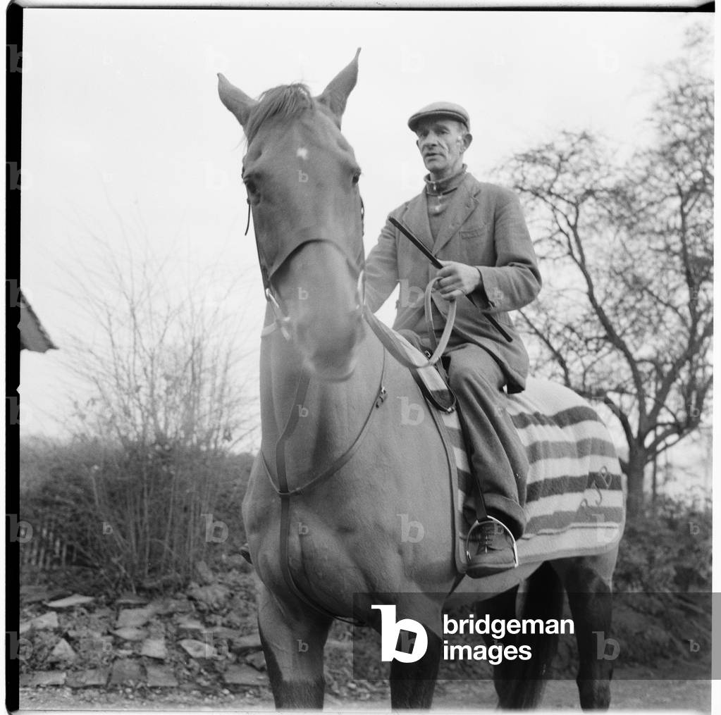 The Hunt, British hunting with horses, social scene of unknown details, mid 1950's, UK (b/w photo)