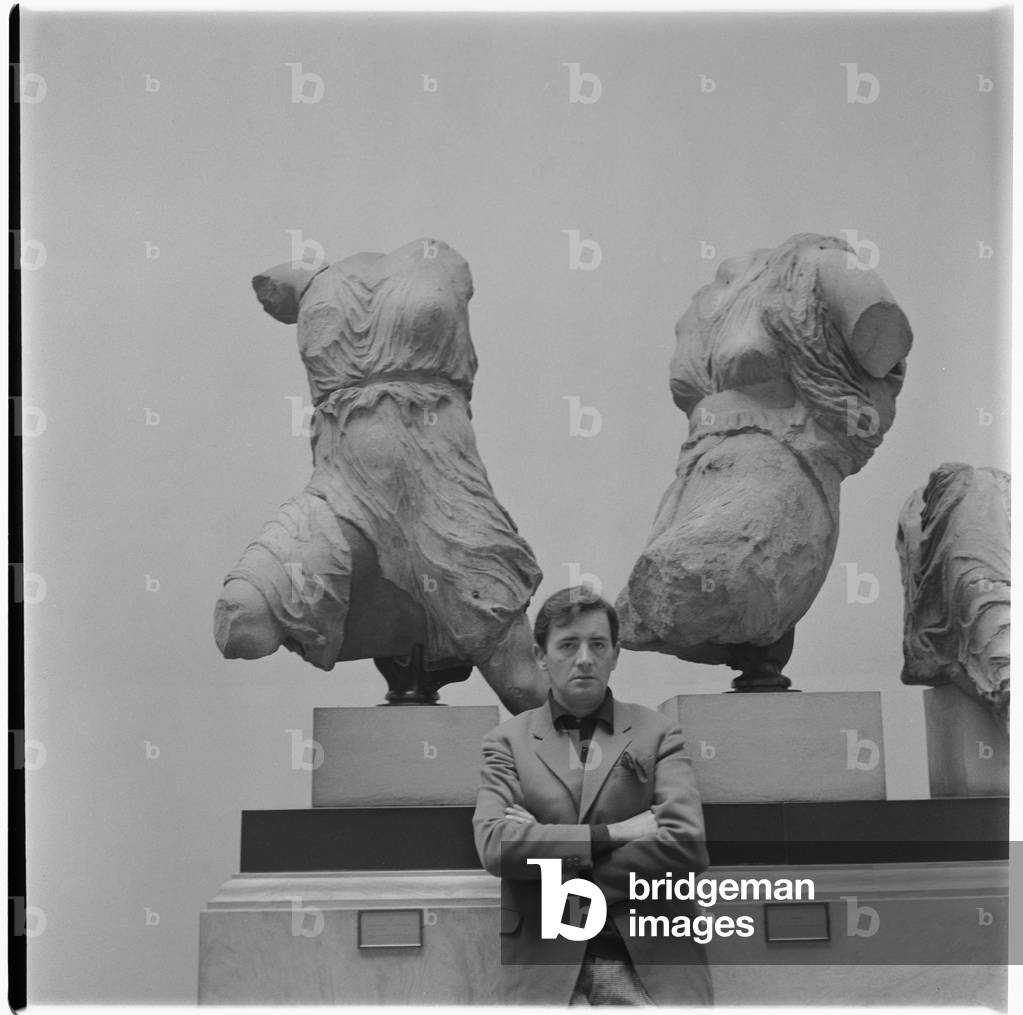 Michael Wishart at British Museum, portrait of bohemian painter and Soho habitue, British Museum, London, UK, mid 1950's (b/w photo)