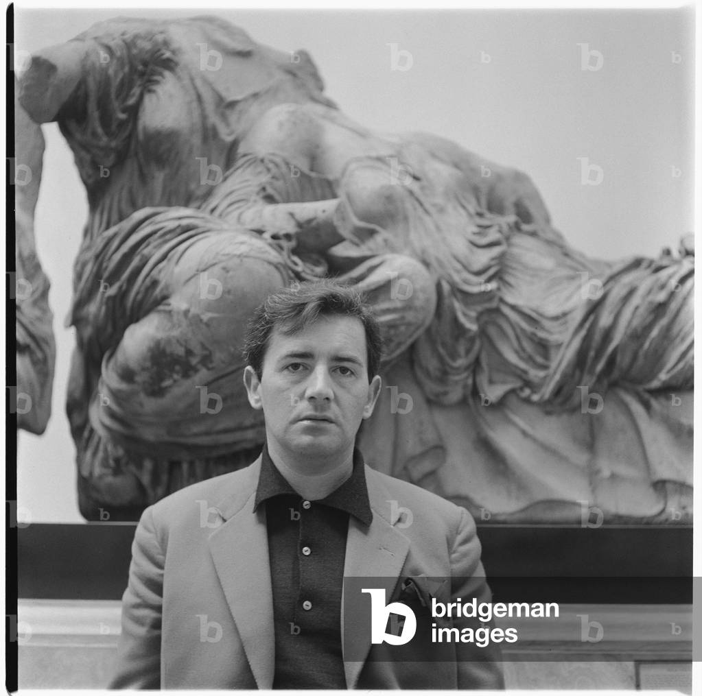 Michael Wishart at British Museum, portrait of bohemian painter and Soho habitue, British Museum, London, UK, mid 1950's (b/w photo)