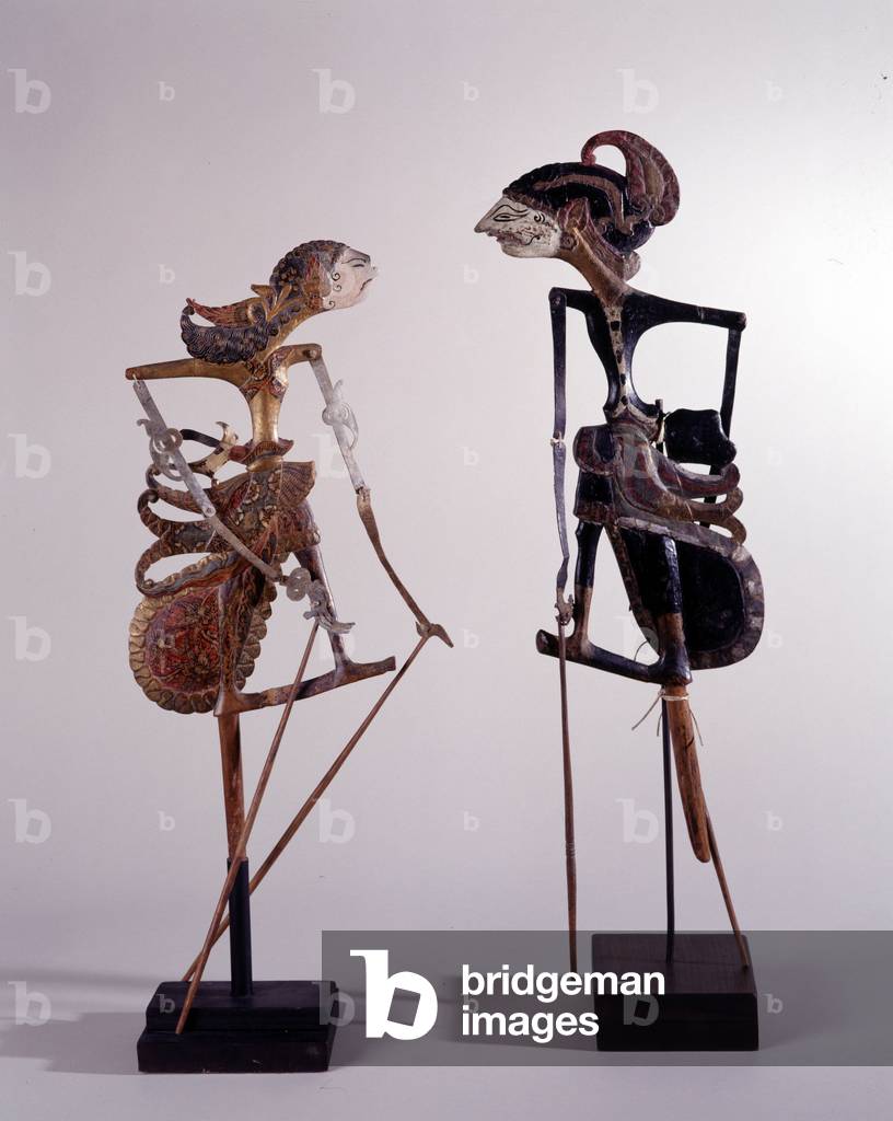 Puppets (Wayang kulit) from Indonesia rods, 20th century. Size of the woman: 62x26x2cm. Dim of man: 71x22x2cm. Wood, pigments, leather. Mixed technology. Musee de l'hospice Saint-Roch, Issoudun (Donation Fred Deux, 2000). Mandatory mention:
