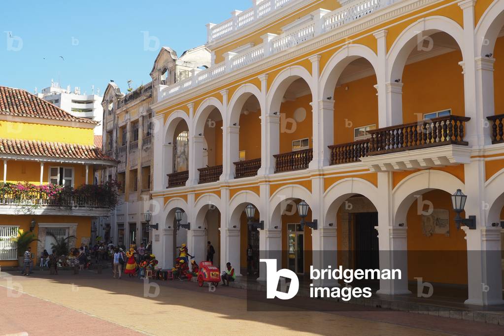 Colonial style architecture, Place de la Cathedrale Saint Catherine of Alexander, Cartagena of India, Colombia (photo)