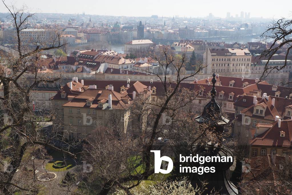 Prague, the capital of the Czech Republic, crossed by the river Vltava or Moldau in German. 1,295,000 inhabitants. Baroque City
View of the city of Prague from the Royal Castle
