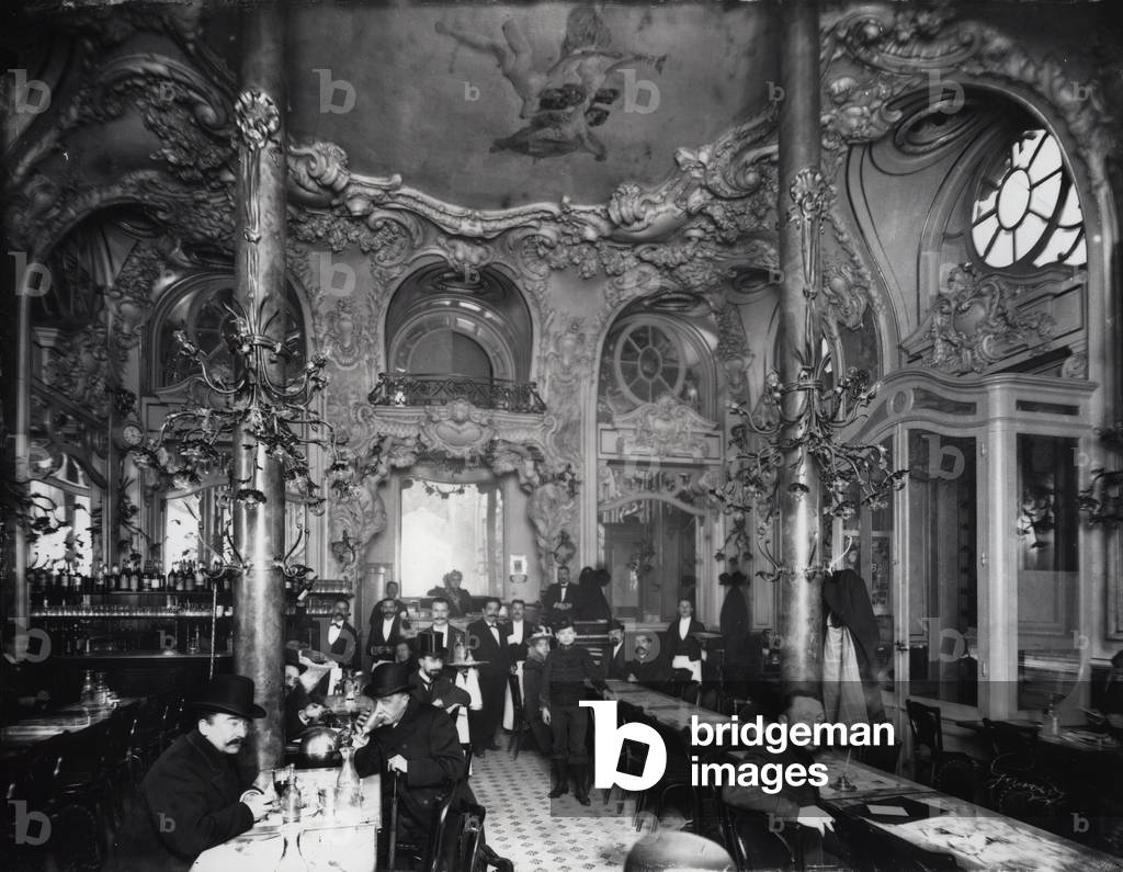 Interior of Cafe Riche on the Canebiere in Marseille Photography beginning of the 20th century. Municipal Archives of Marseille Inv Fonds 1 - 718