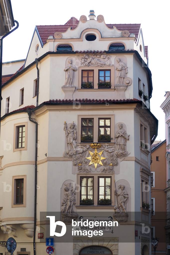 Prague, the capital of the Czech Republic, crossed by the river Vltava or Moldau in German. 1,295,000 inhabitants. Baroque City
Decoree facade of a palace near the Charles Bridge