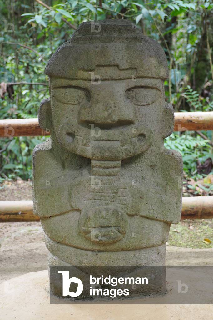 Archeological Park, Religious Monuments, Megalithes sculptures, Divinites and animals, Statue in the Grove of Las Estatuas, San Augustine, Colombia (photo)
