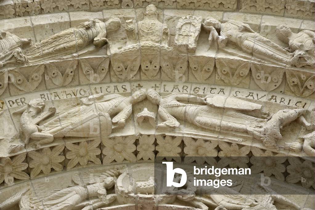 Detail of the eardrum of the central portal, church Saint Pierre (Saint-Pierre) in Aulnay (17470), Charente-Maritime