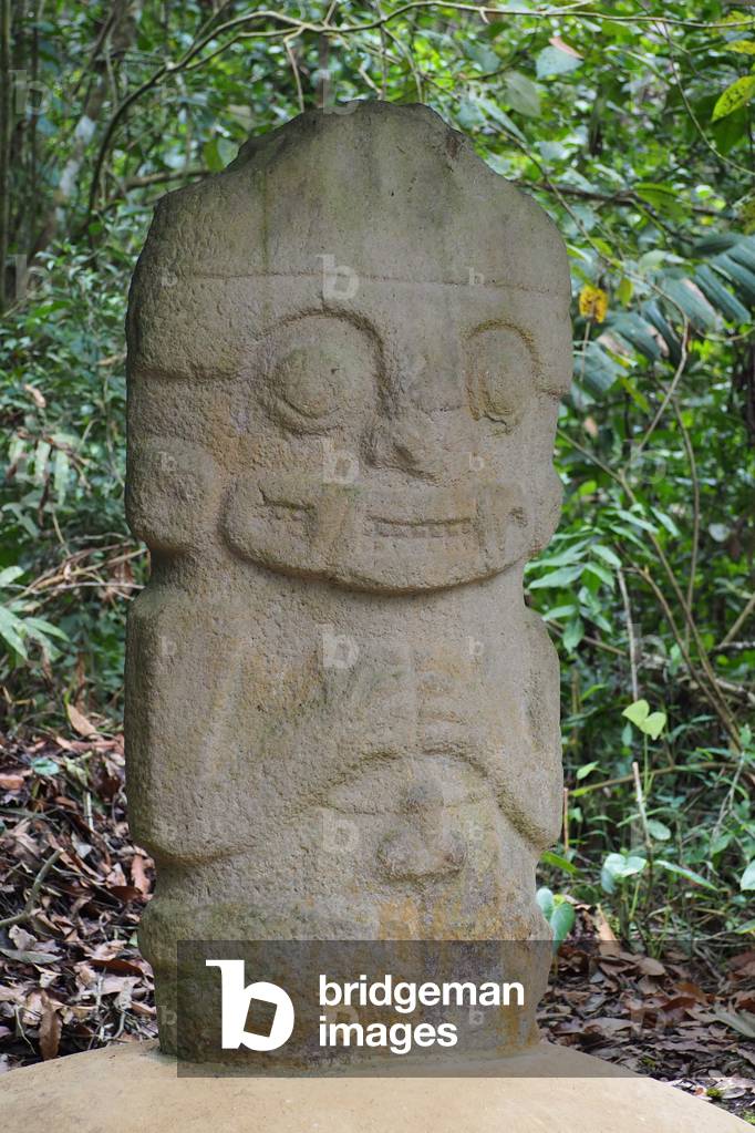 Archeological Park, Religious Monuments, Megalithes sculptures, Divinites and Animals, Statue in the Grove of Las Eatuas, San Augustine, Colombia (photo)