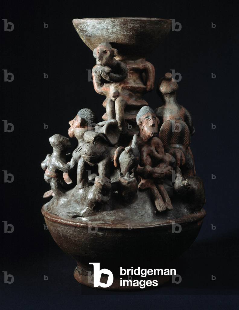 Primitive art: burial urn with small characters. Anonymous. Museum of African, Oceanian and Amerindian Arts, Marseille.