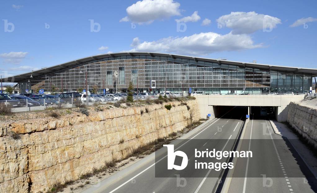 TGV station site Aix en Provence (Aix-en-Provence) created in 2001 by Jean-Marie (Jean Marie) Duthilleul (born 1952) and Etienne Tricaud, architects and engineers, Michel Desvigne (born 1958 and Christine Dalnoky, landscapers. Application for authorization to be made to Agence des Gares et L'agency des paysagistes Desvigne & Dalnoky before any publication of the image.