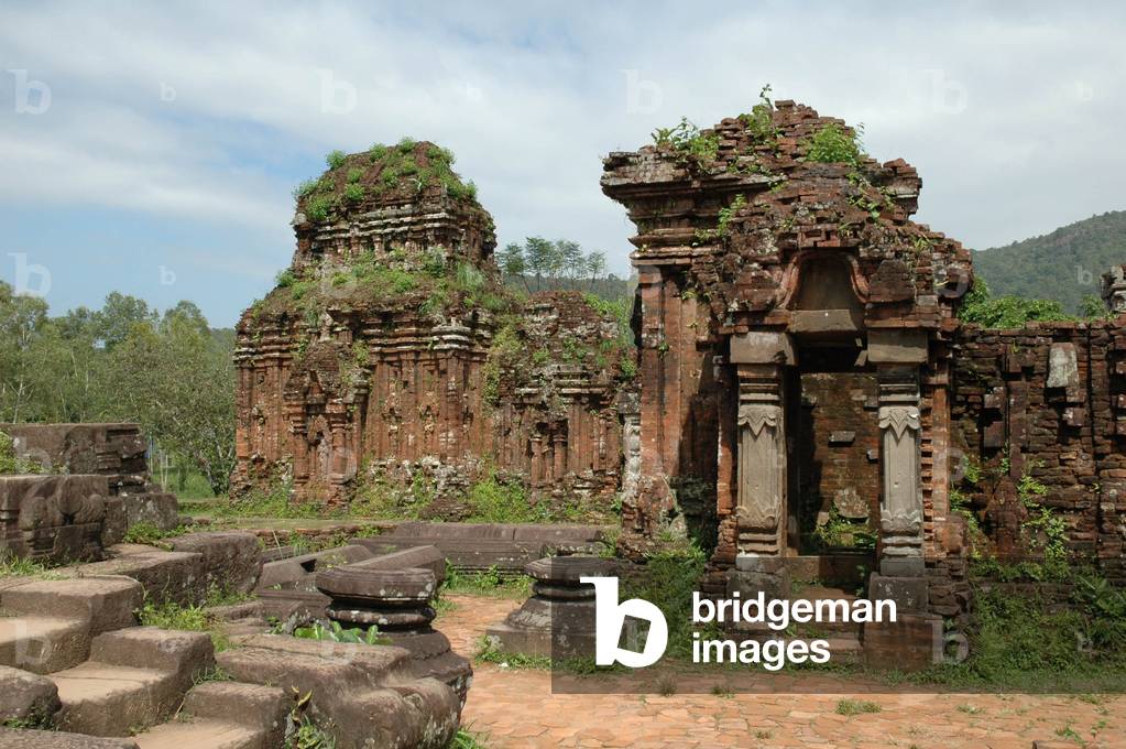 Remains of My Son, ancient imperiale citation during the Champa dynasty between the 4th and 12th centuries. Vietnam 2006