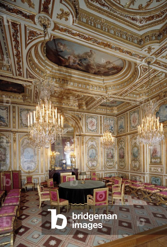 Architettura rinascimentale: veduta generale della Sala del Consiglio con soffitto a cassettoni. Château de Fo