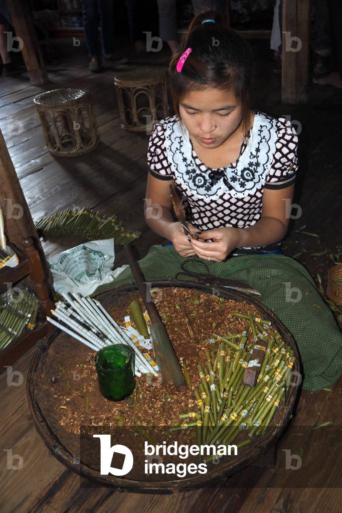 Myanmar - Burma: Inle Lake, Shan State. Cigar Factory