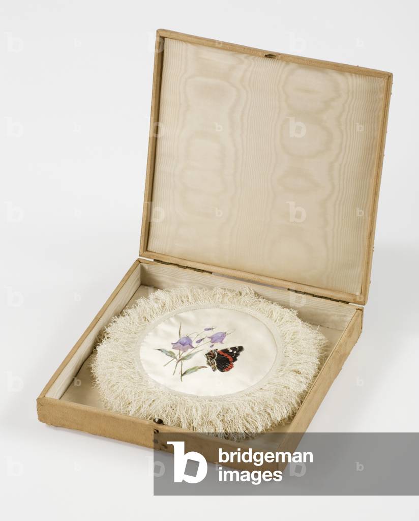 Box containing doilies, c.1900 (wooden box covered in leather and lined inside with silk)