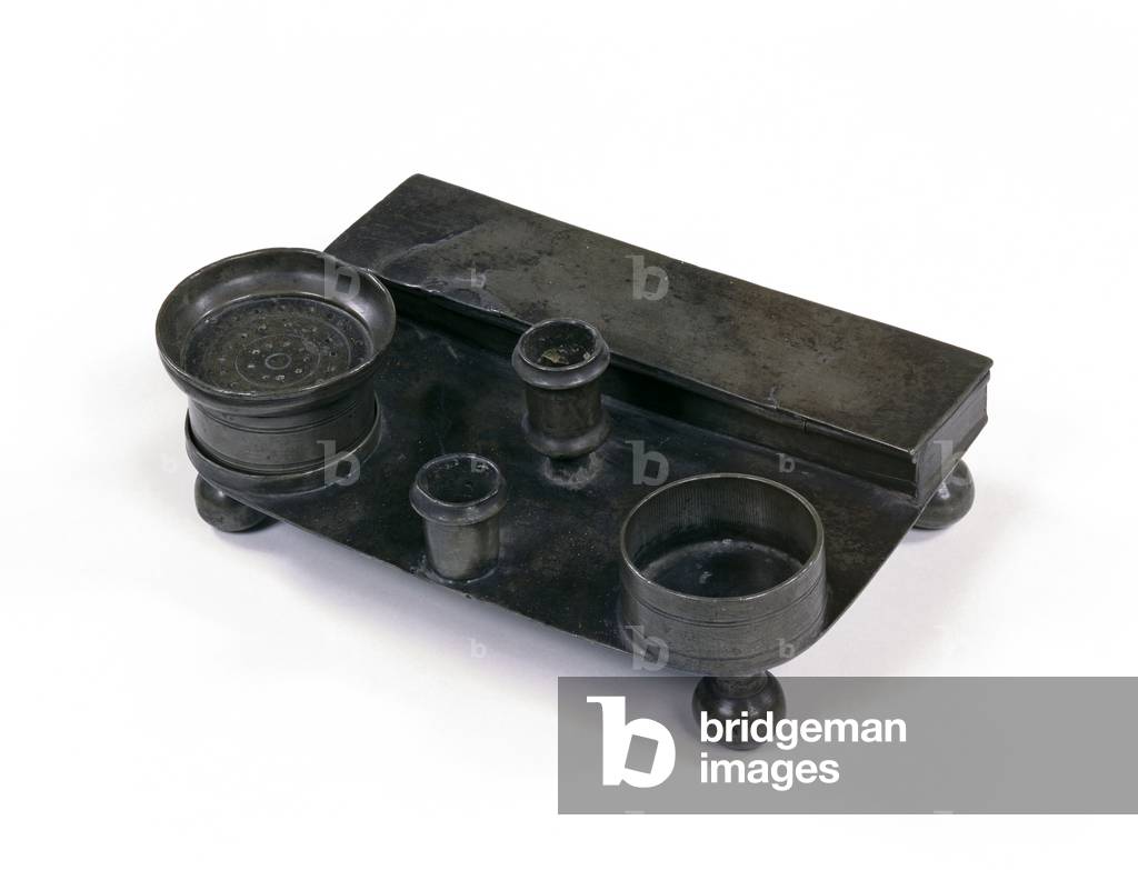 Ink stand (metal)