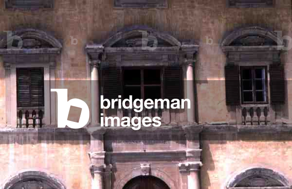 Detail from the Palazzo Tribunale facade (photo)