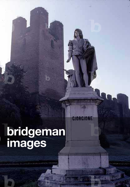 Statue of Giorgio Barbarelli da Castelfranco (Giorgione) (c.1477-1510) (photo)