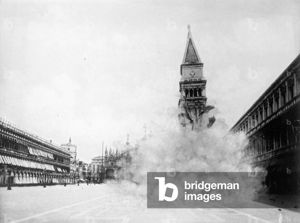 The Collapse of the San Marco Campanile, 1902 (b/w photo)