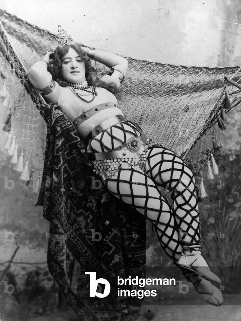 Sarah Brown Posing as Cleopatra for the Bal des Quat'z'arts, 1893 (b/w photo)