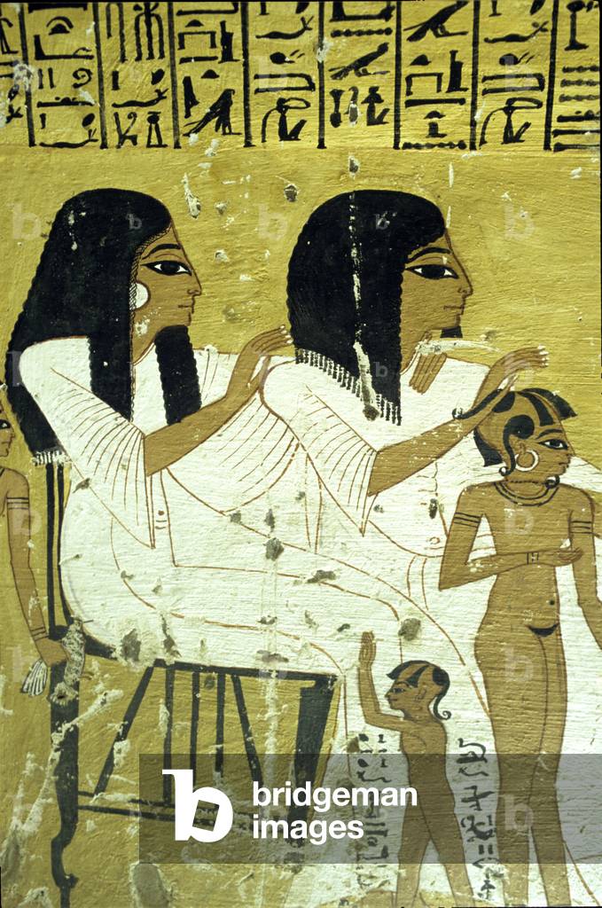 Tomb of Inherkhau, TT359 in Deir el Medina, Thebes, Inherkhau, 'Foreman of the Lord of the Two Lands in the Place of Truth', Inherkahu and his wife seated, receiving offerings from their two sons, surrounded by four grandchildren, Ramesside period, 20th Dynasty (photo)