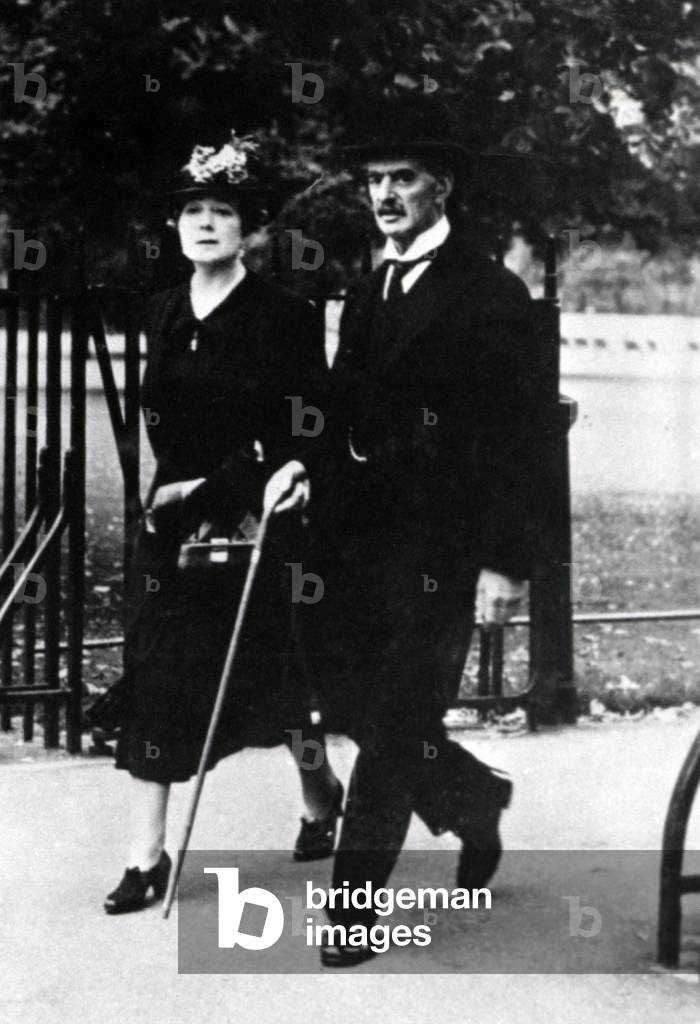Arthur Neville Chamberlain (1869-1940), amd his wife take their daily walk in Hyde Park, September 1939 (photo)