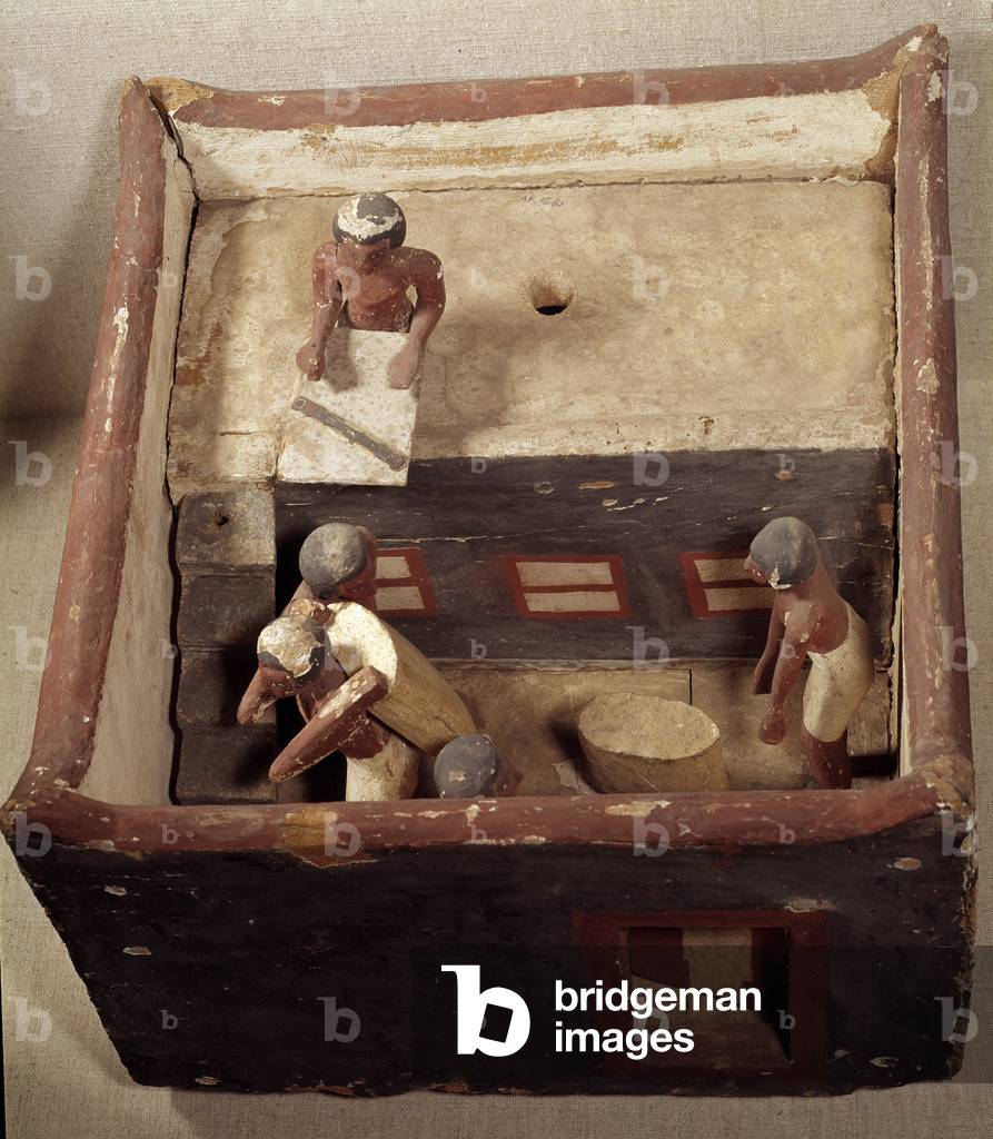 Egyptian antiquite: attic model with scribes recording the price of grain, 12th dynasty, Middle Empire 2033-1710 BC (painted wood)