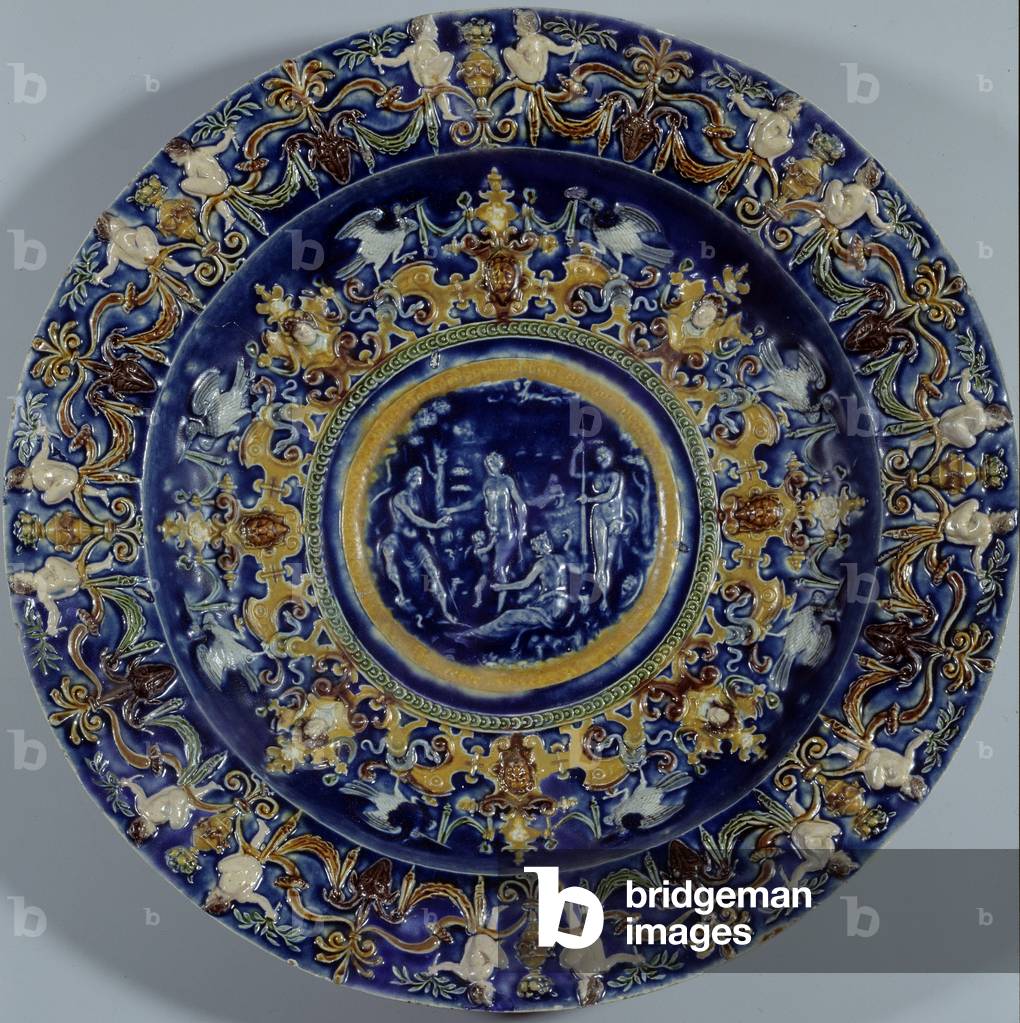Large polychrome faience dish with a representation of the Judgement of Paris, 1550-1600 (ceramic)
