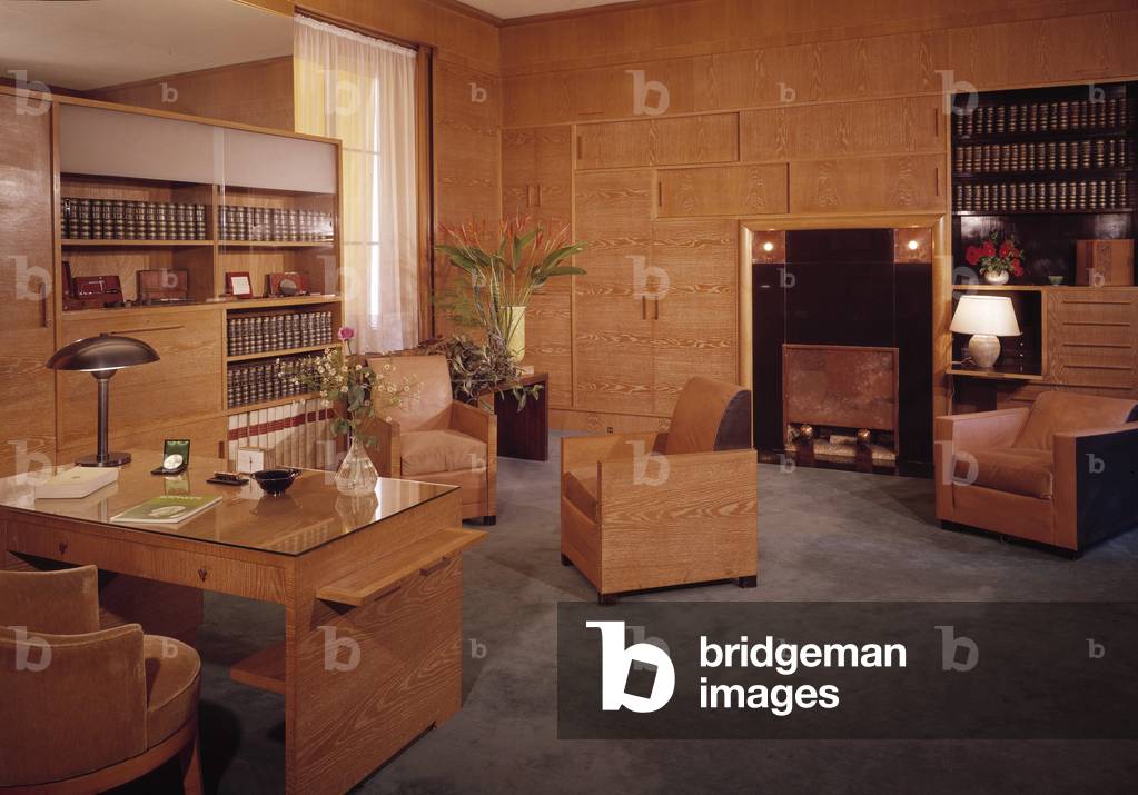 Office of Administration of the College of France, Paris, 1939 (photo)