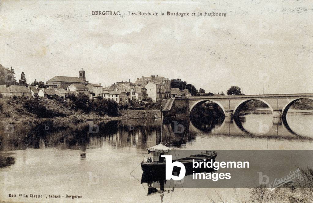 View of Bergerac and the banks of the Dordogne. 1935 (postcard)