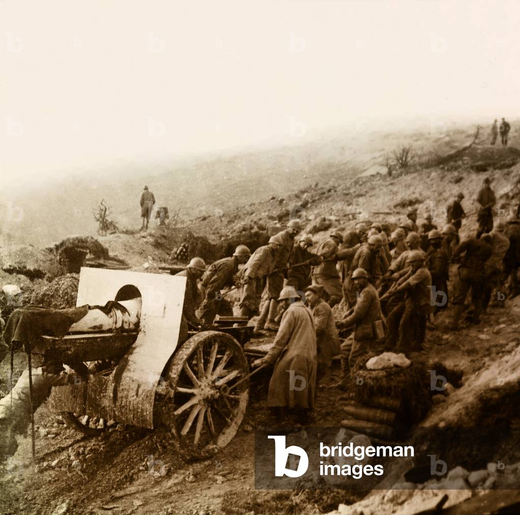 At the mill of Laffaux, setting up a battery, First World War (stereoscopic glass plate)
