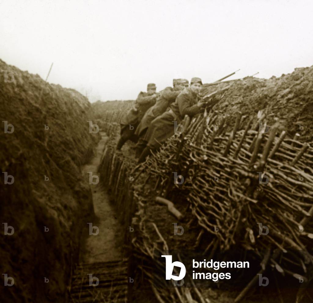 Hairy in a trench filled with fascinating, First World War (stereoscopic glass plate)