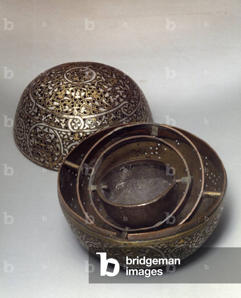 Burle perfume or hand warmer from Syria, late 15th-early 16th century (gold, silver and black paste)