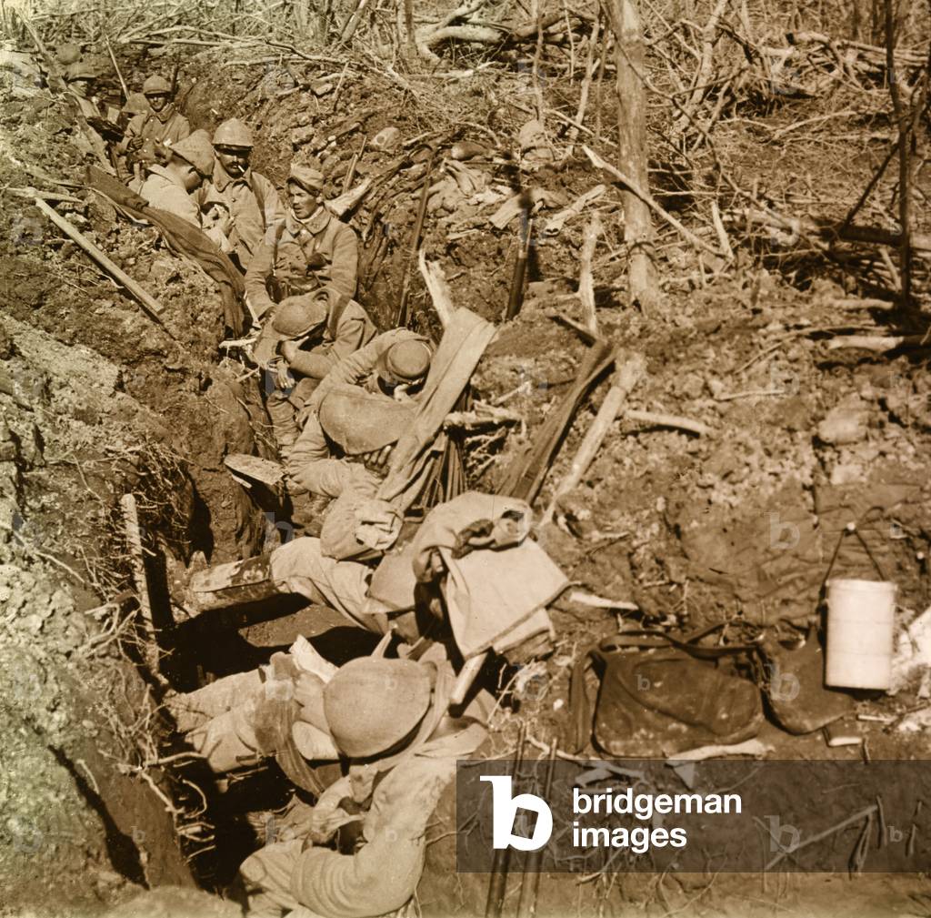 A trench in front of Fort Souville near Verdun, First World War (stereoscopic glass plate)