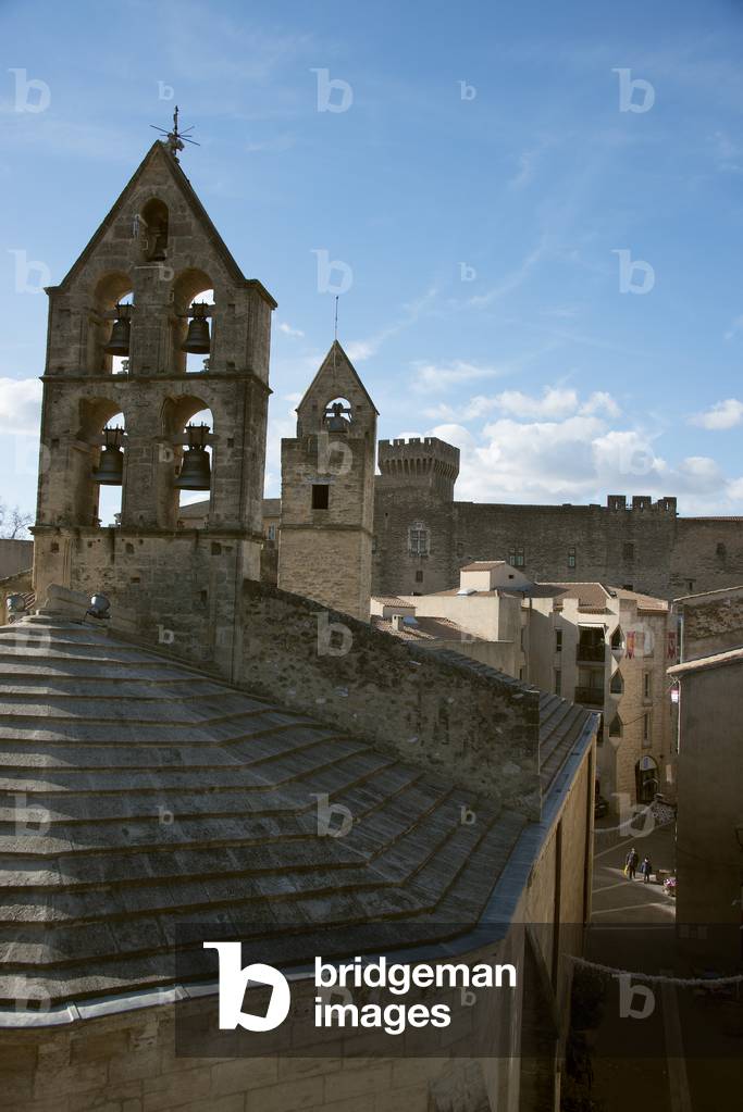 View of the church of Saint Michel with the back of the castle of the Emperi, Salon de Provence (photo)