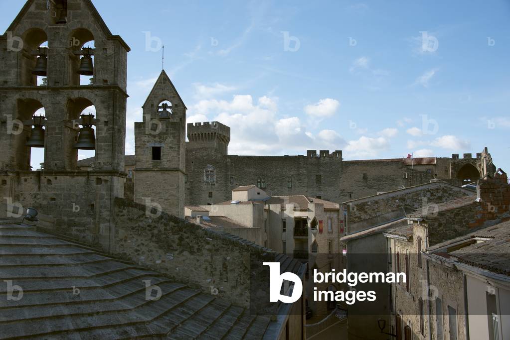 View of the church of Saint Michel with the back of the castle of the Emperi, Salon de Provence (photo)