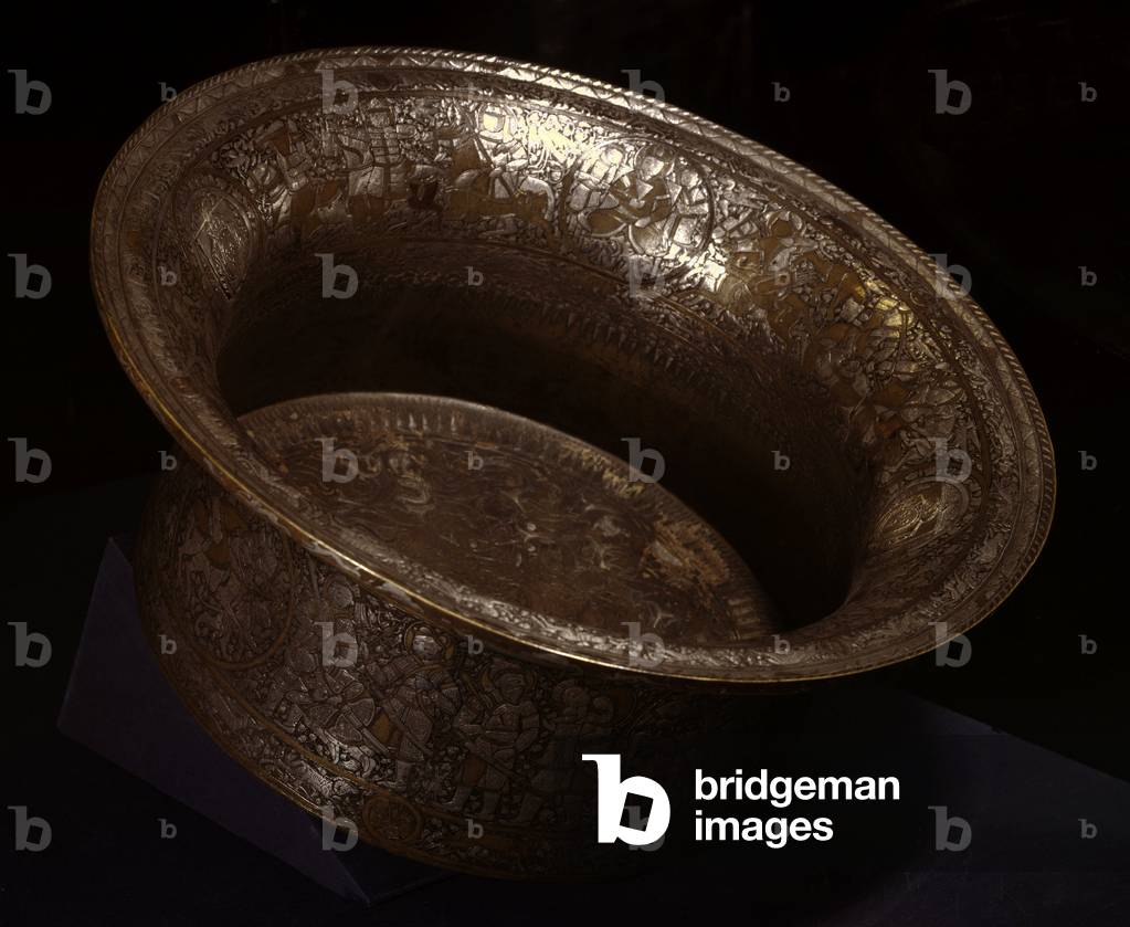 Baptistere basin in copper and silver made, (14th century). From Egypt or Syria, 14th century (copper and silver)