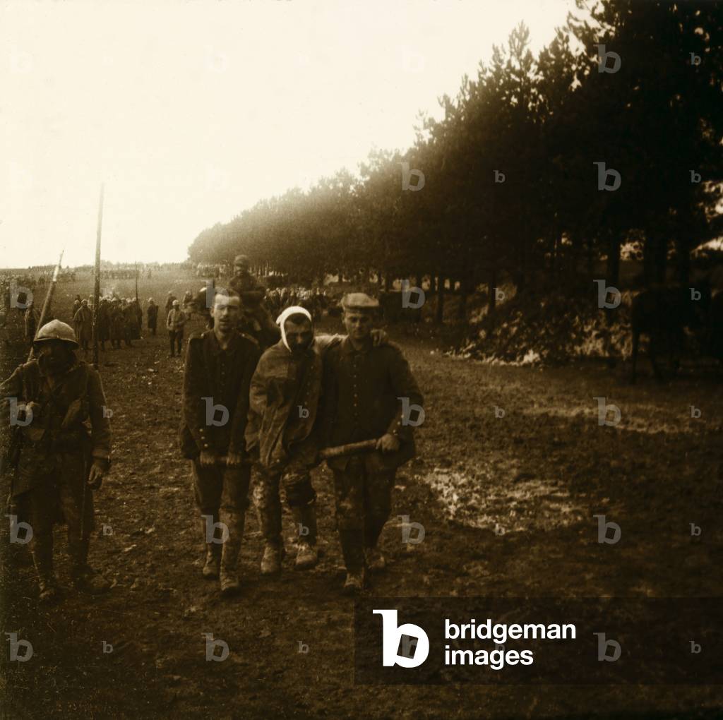 Champagne, 1915, transport of a German womb, First World War (stereoscopic glass plate)