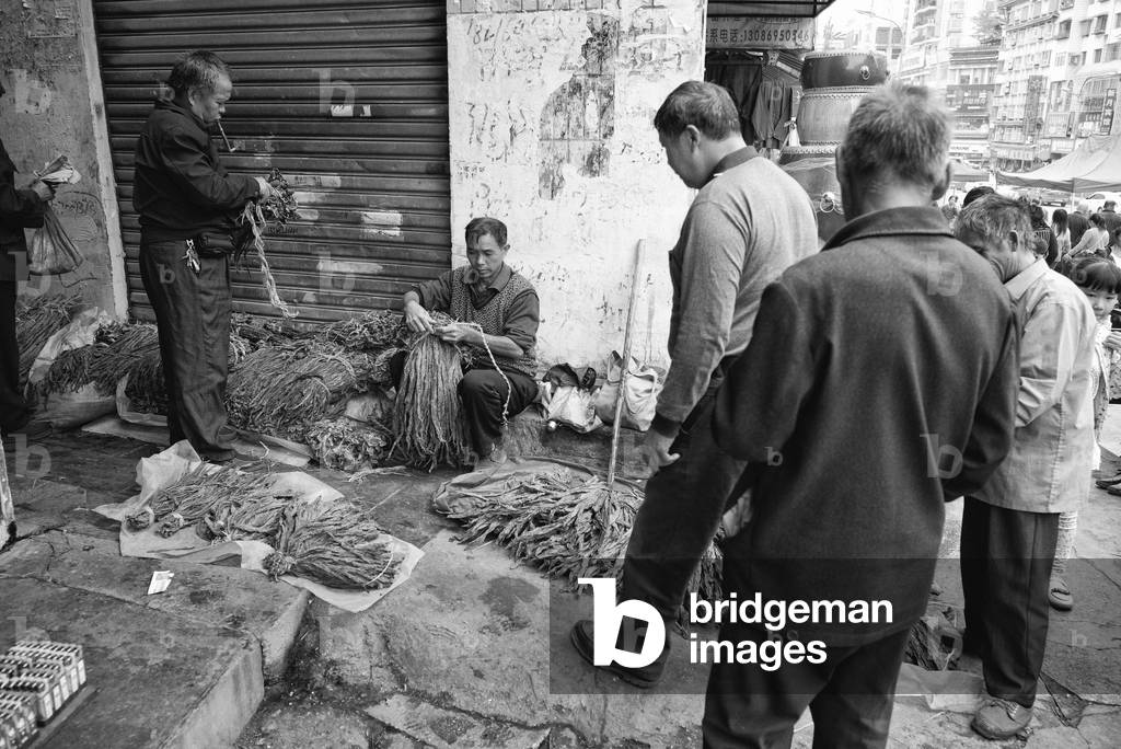 Tabacco market Yibin, China (b/w photo)