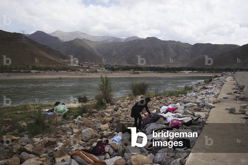 Lhasa River, Tibet (photo)