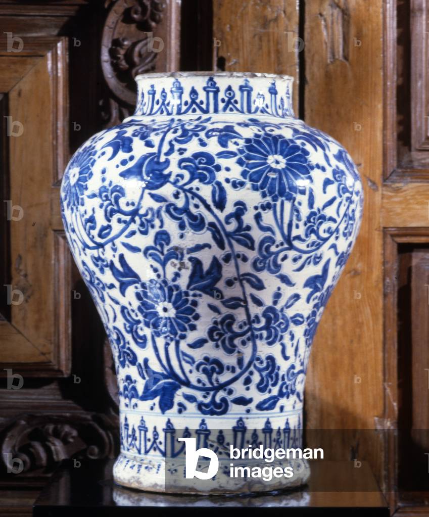 Talavera jar (earthenware)