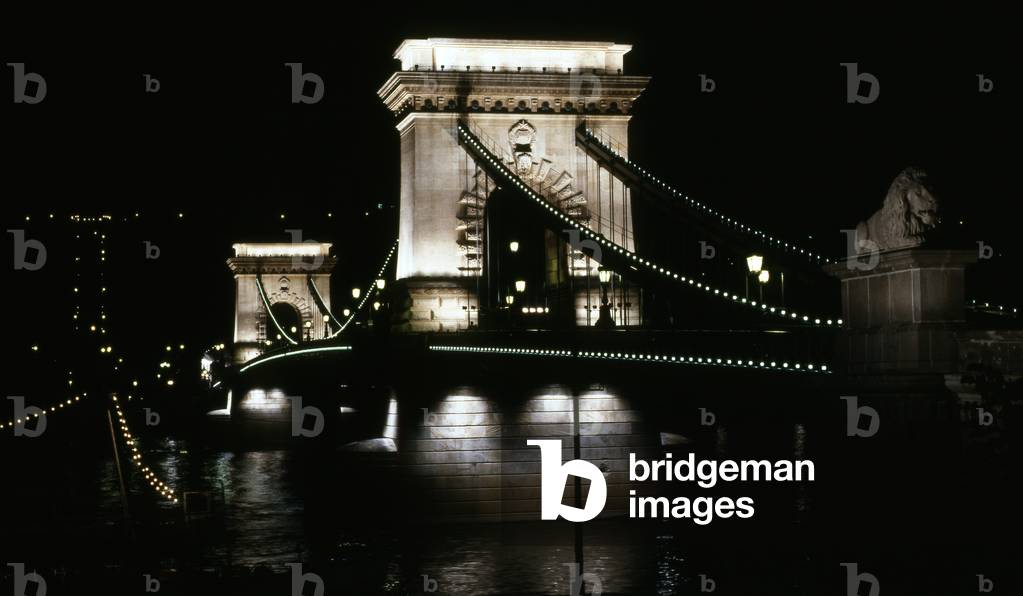 Széchenyi Chain Bridge, Budapest, Hungary (photo)